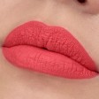 Essence 8h Matte Baton Líquido 09 Fiery Red