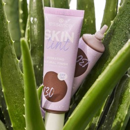 Essence Skin Tint Acabamento Natural Hidratante SPF30 130