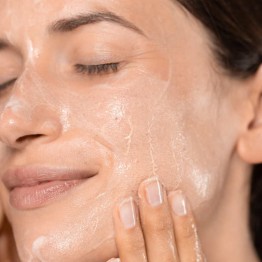 Freshly Rose Esfoliante Facial 100ml